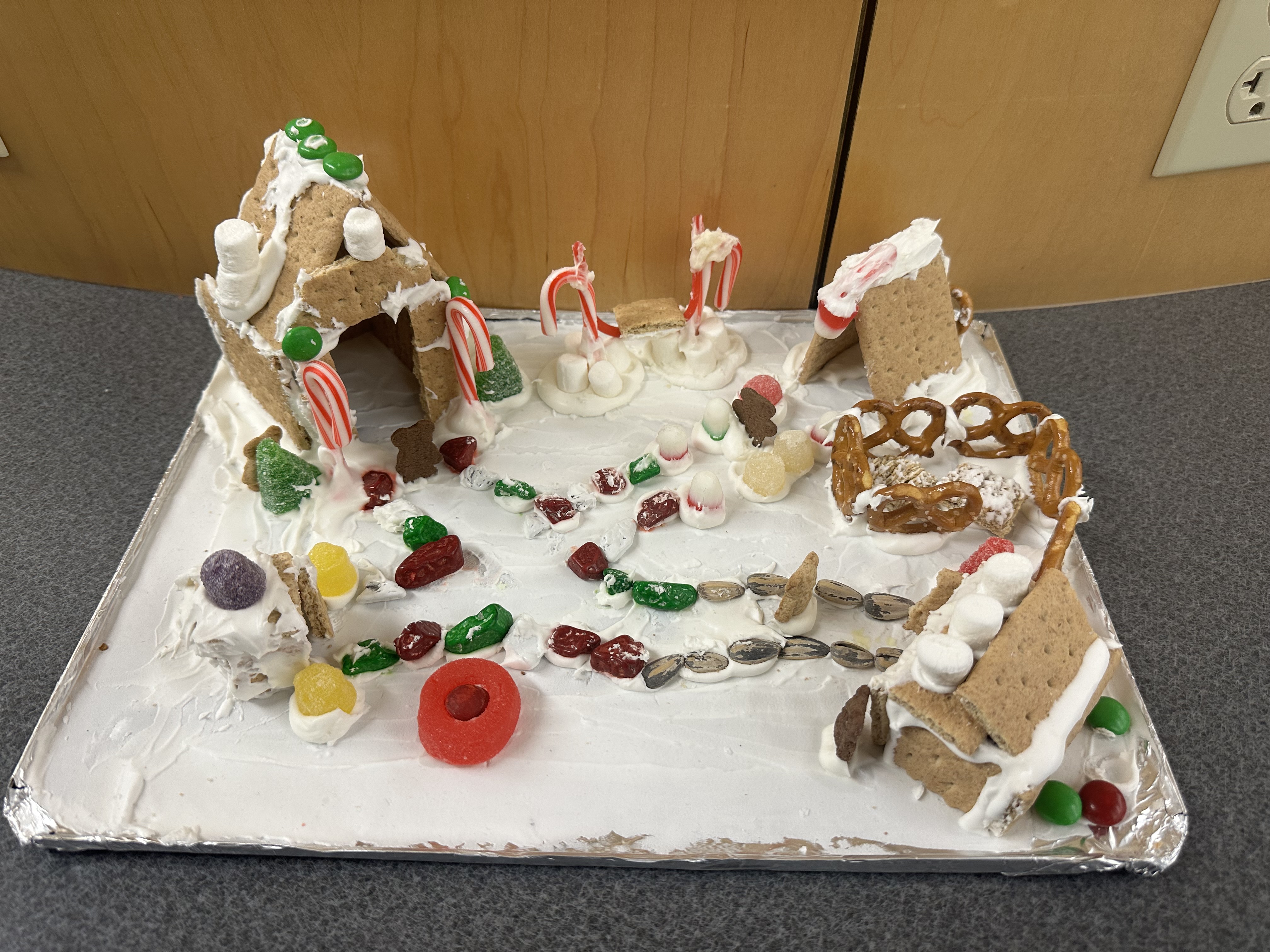 Gingerbread House: Snowy Village