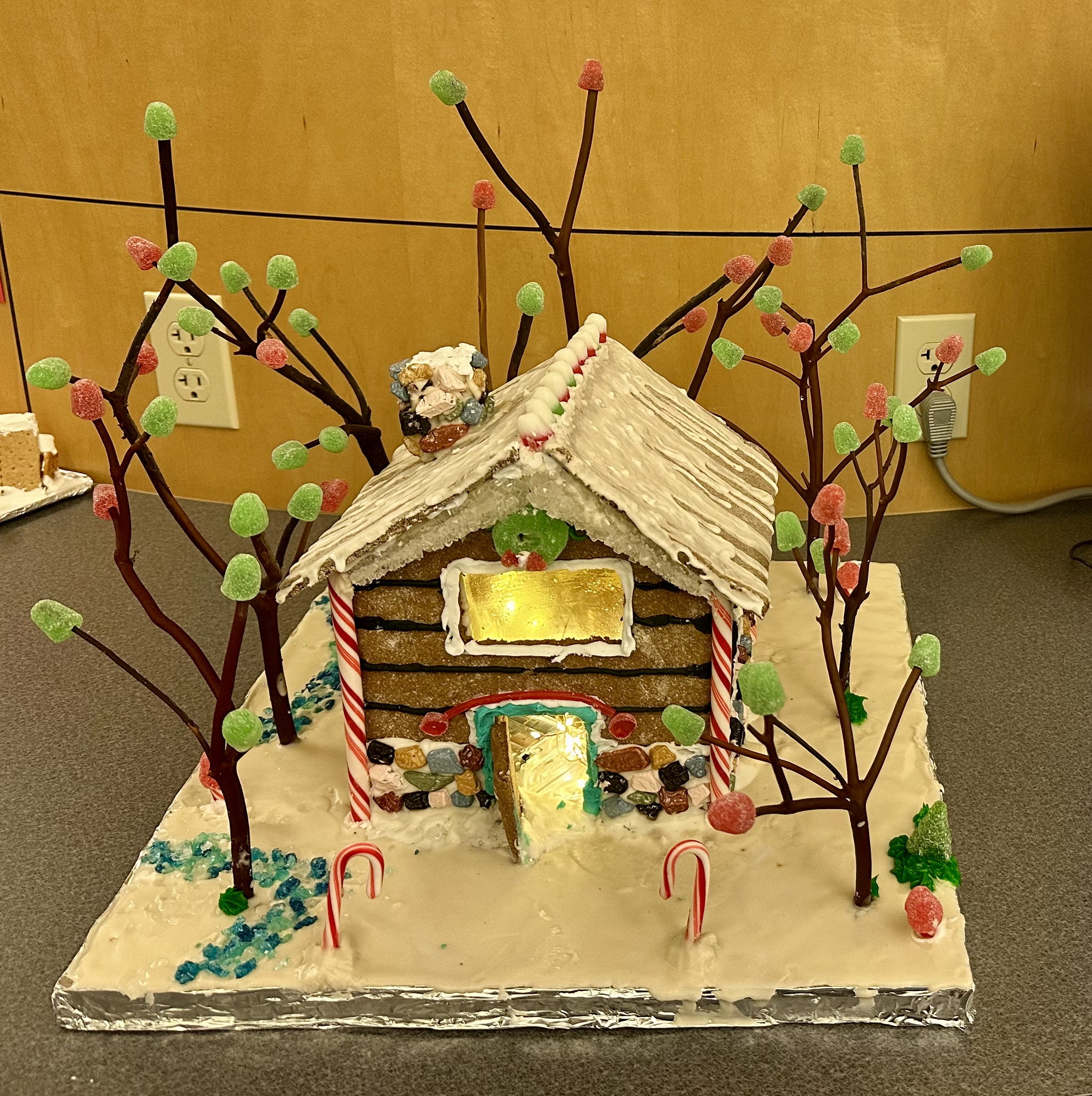 Gingerbread House: Log Cabin