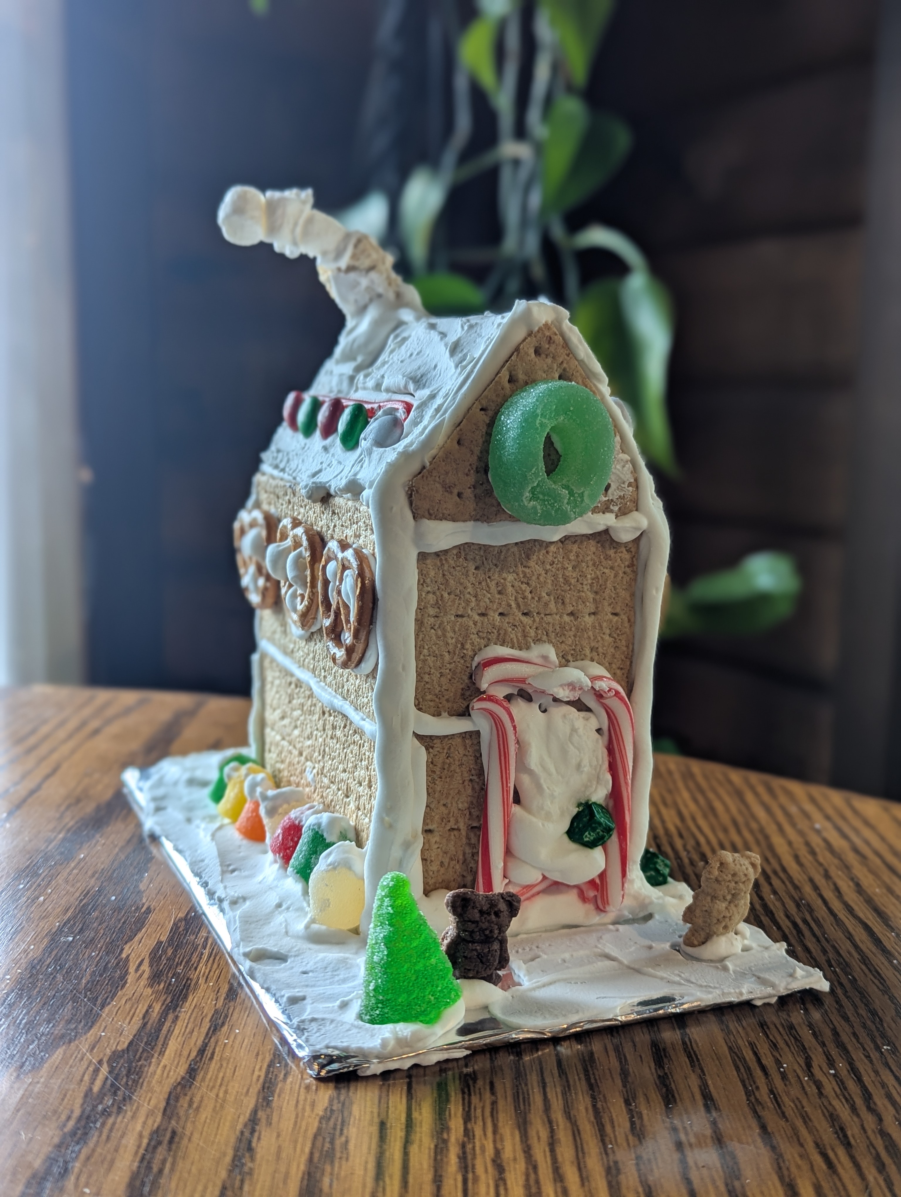 Gingerbread House: Christmas House