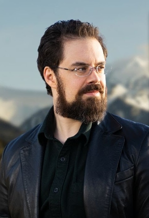 International Bestselling Author Christopher Paolini